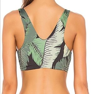Beach Riot Swim - REVOLVE Dallas Bikini Top in Black Palm
BEACH RIOT Beach Riot Swim - REVOLVE Dallas Bikini Top in Black Palm
BEACH RIOT